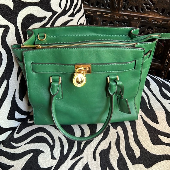 Michael Kors Green Leather Purse Gold Hardware - Picture 2 of 12